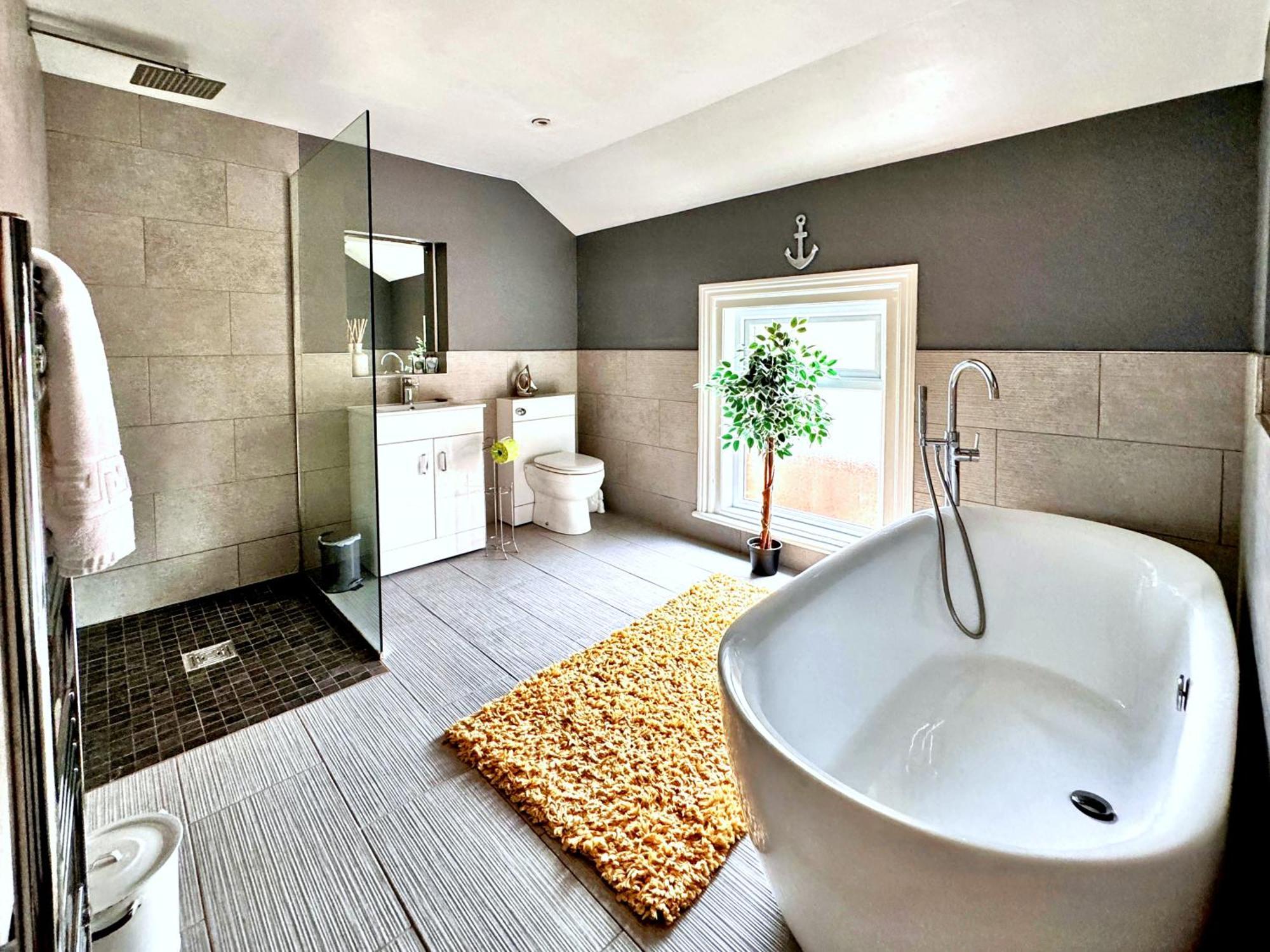 Apartment Victoria With Free Parking สการ์โบโรห์ ภายนอก รูปภาพ
