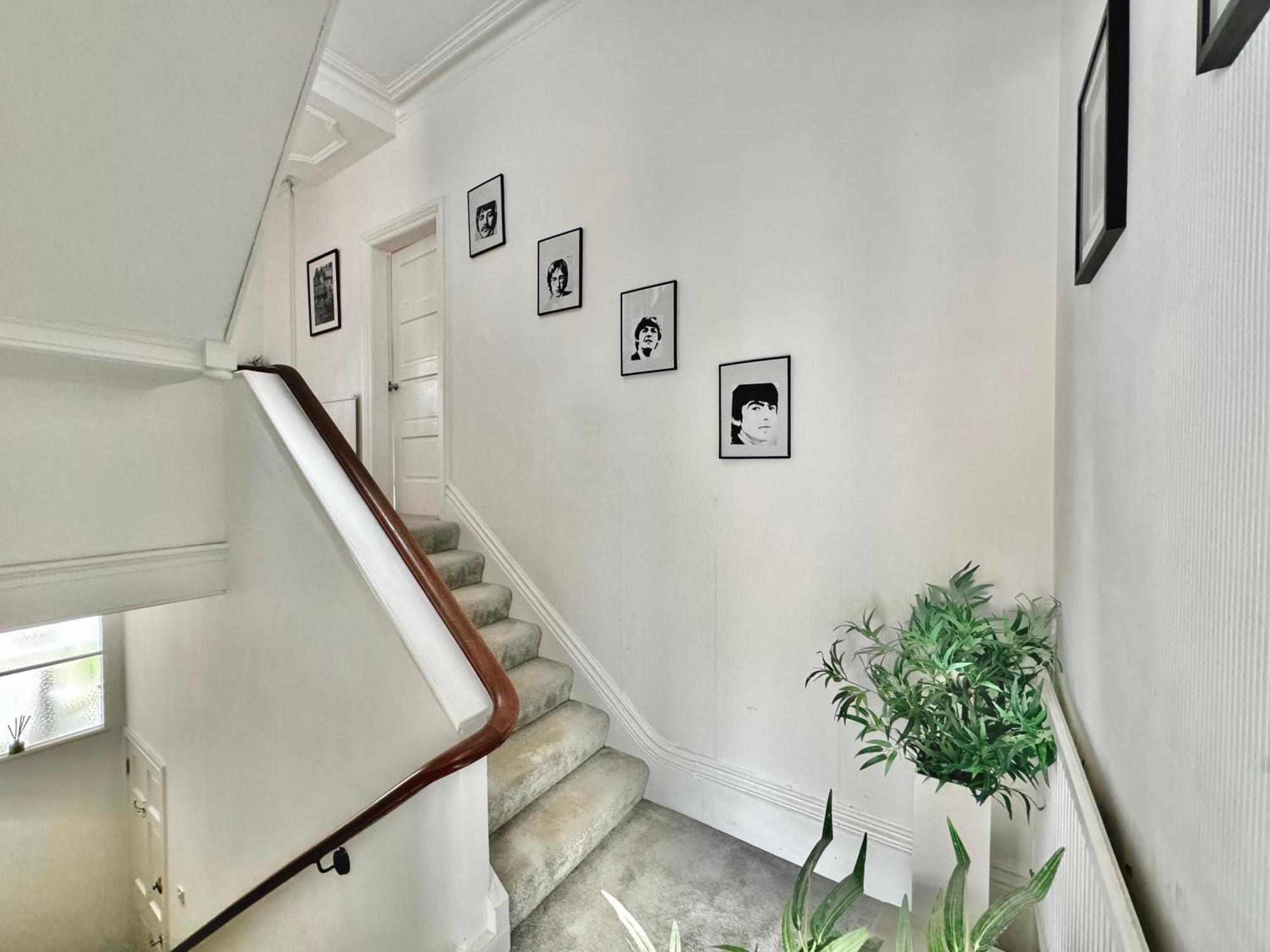Apartment Victoria With Free Parking สการ์โบโรห์ ภายนอก รูปภาพ
